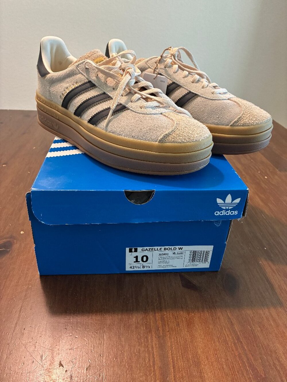 NWT Gazelle Bold Shoes, sz 10